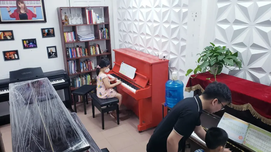 Trung Tâm Âm Nhạc Huyền Piano