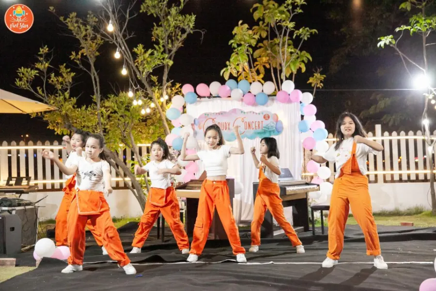 Trung Tâm Đào Tạo Âm Nhạc Viet Star