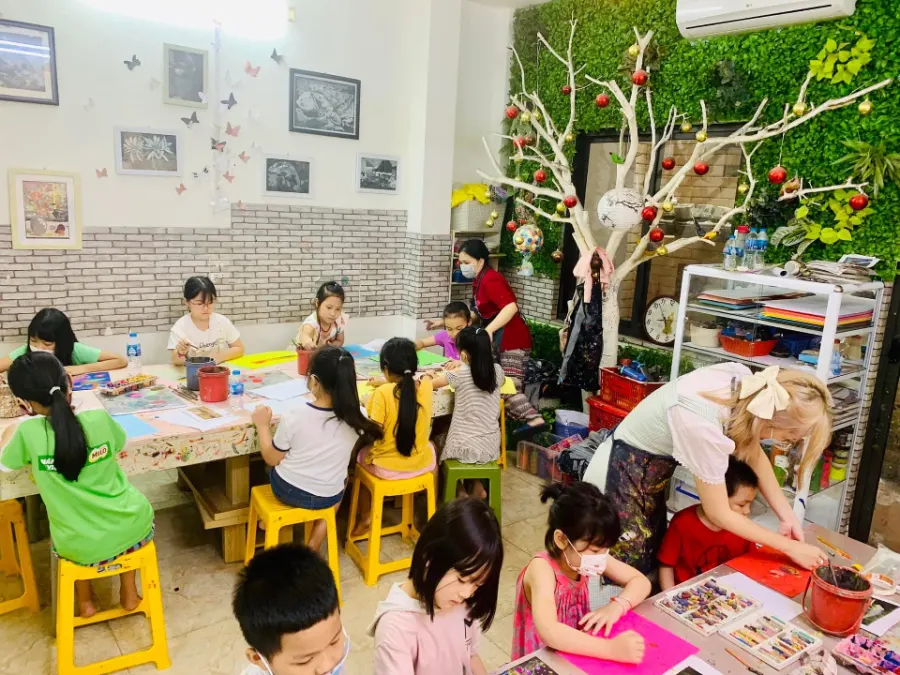 Trung Tâm Mỹ Thuật Ngũ Sắc