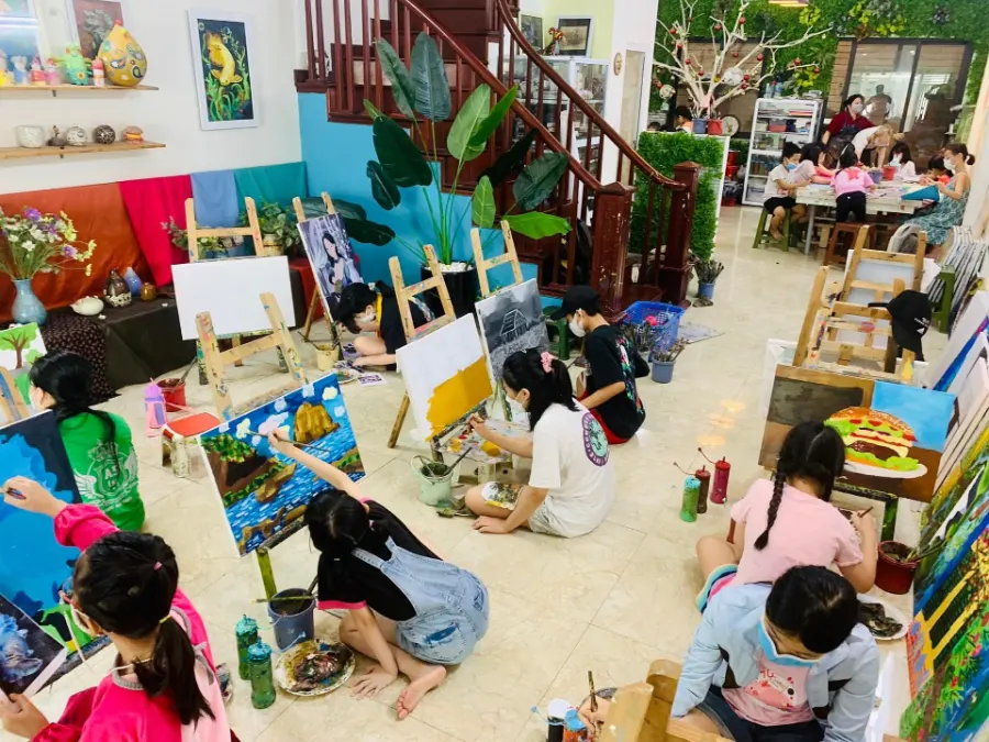Trung Tâm Mỹ Thuật Ngũ Sắc