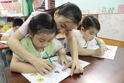 Trung Tâm Luyện Chữ Đẹp Nét Việt