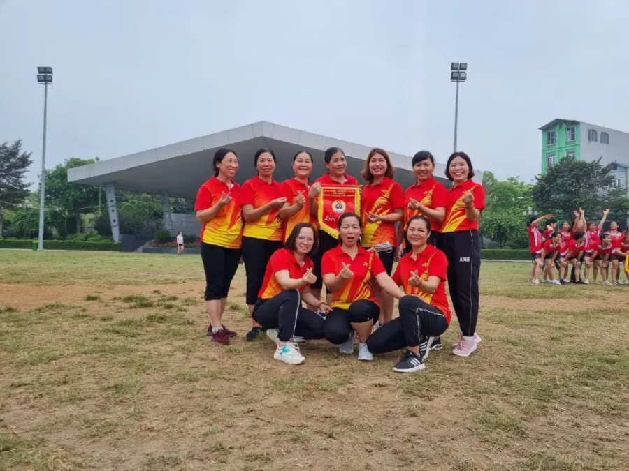 Trường Tiểu Học Tân Tiến