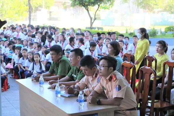 Trường Tiểu Học Và THCS Nguyễn Khuyến