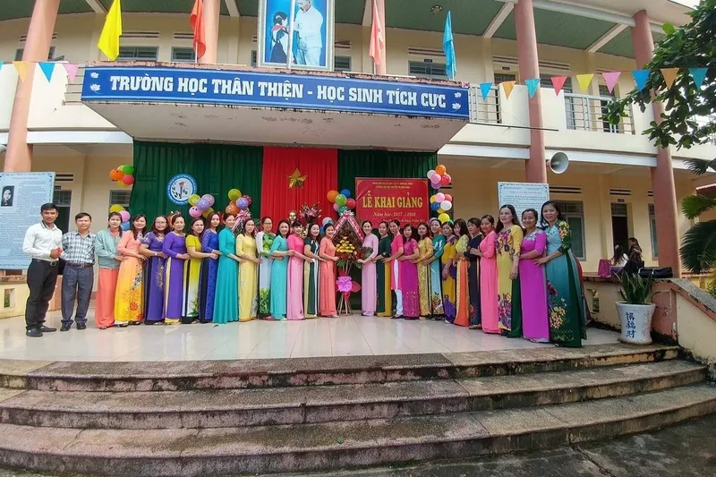 Trường Tiểu Học Nguyễn Thị Minh Khai