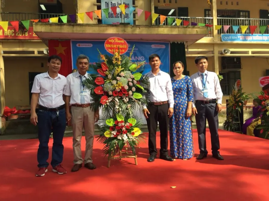 trường tiểu học thị trấn Hồ 1