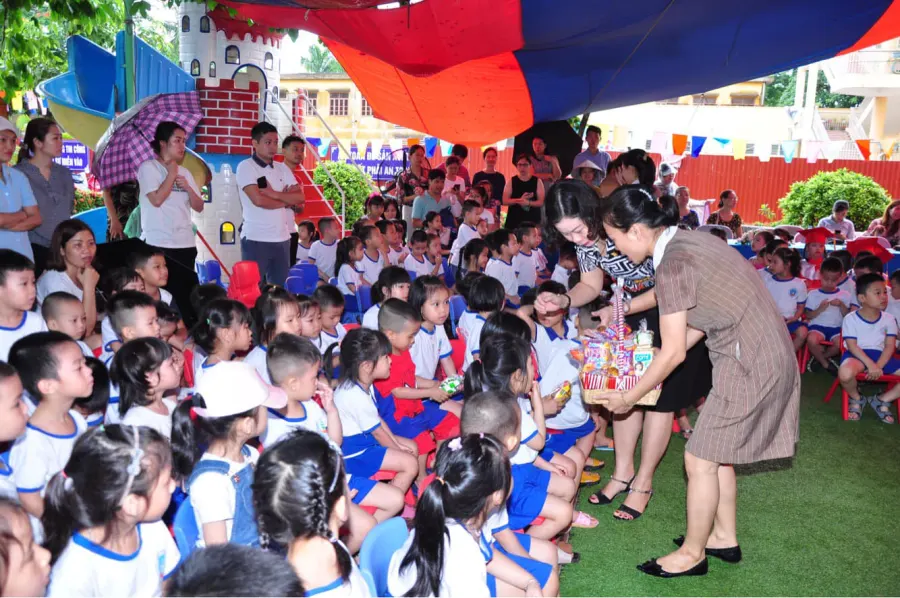 Trường mầm non 8-3