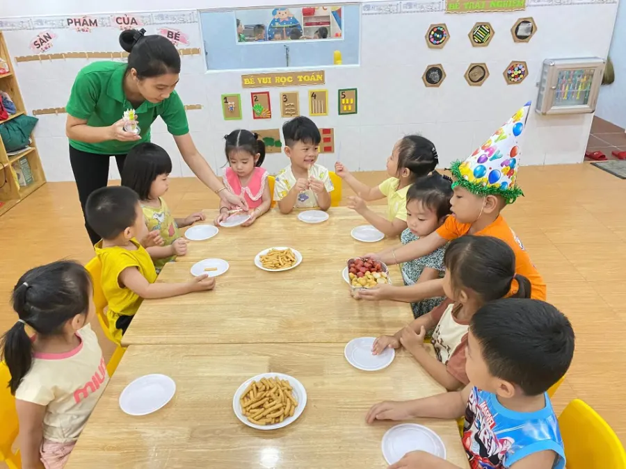 Mầm Non Gia Đình Vườn Sóc Montessori