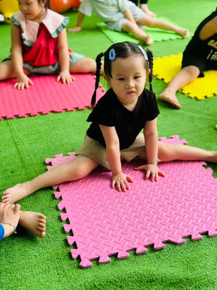 Mầm Non Gà Lon Ton