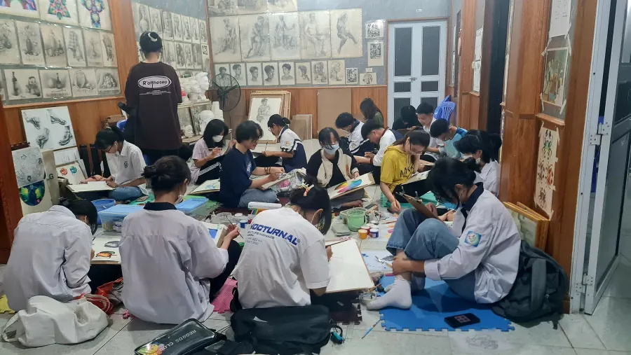 Lớp vẽ Thầy Thiện