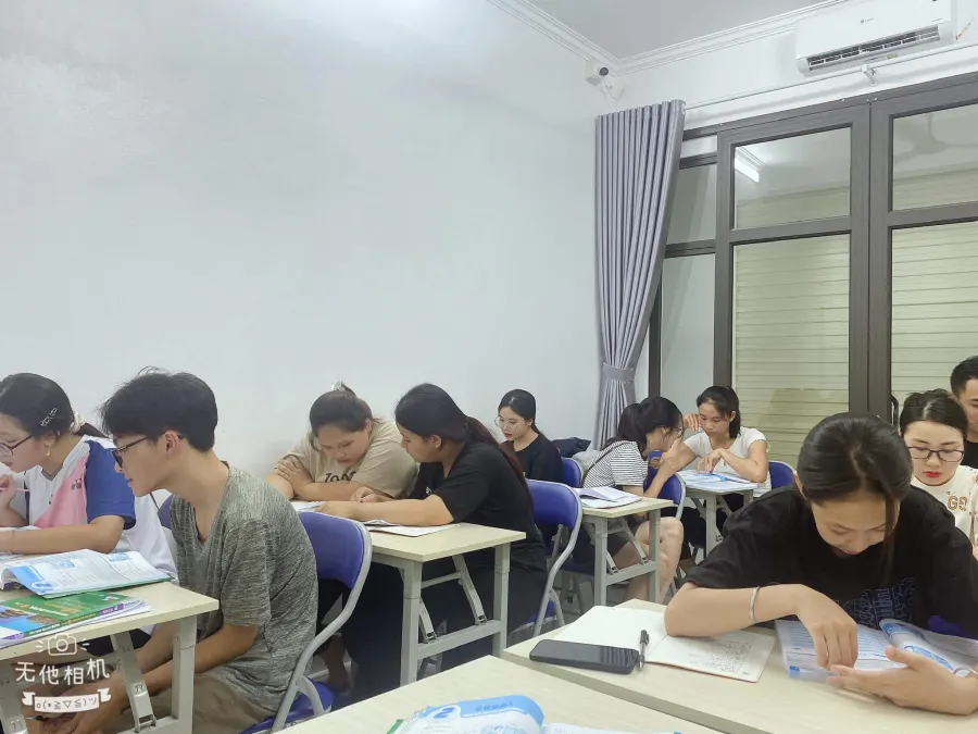 Trung tâm ngoại ngữ Nguyệt Cát