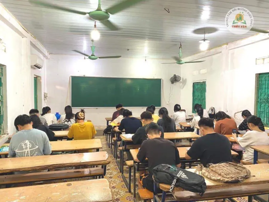 Trung tâm Bồi dưỡng Kiến thức Thầy Yên - Gang Thép