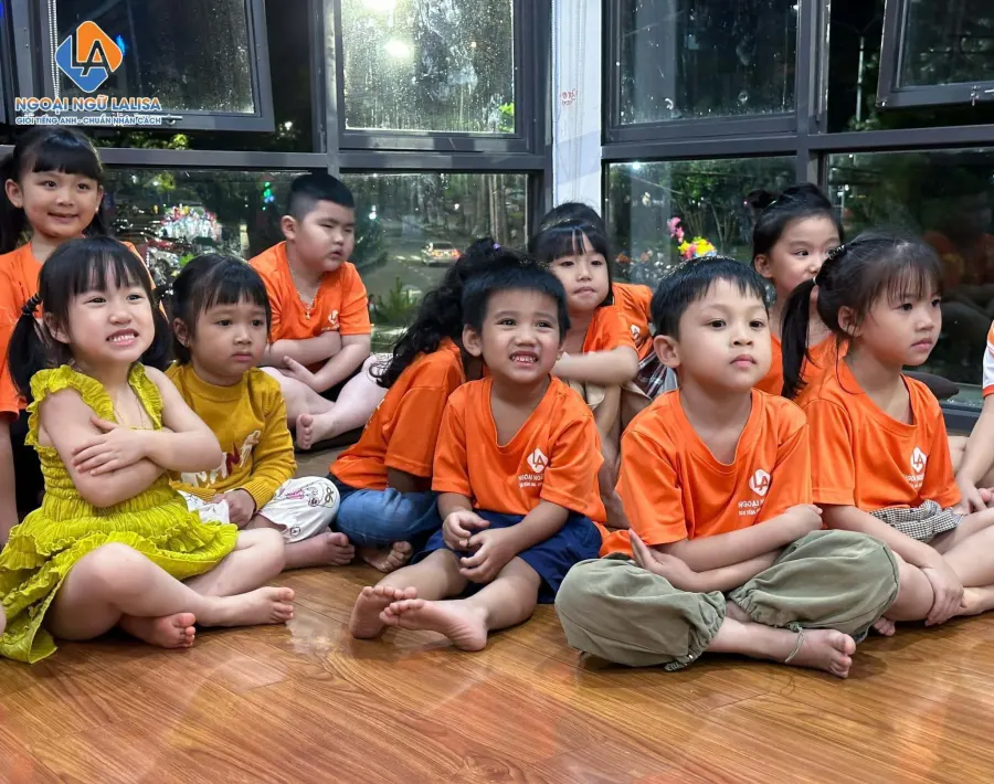 Trung Tâm Ngoại Ngữ Lalisa