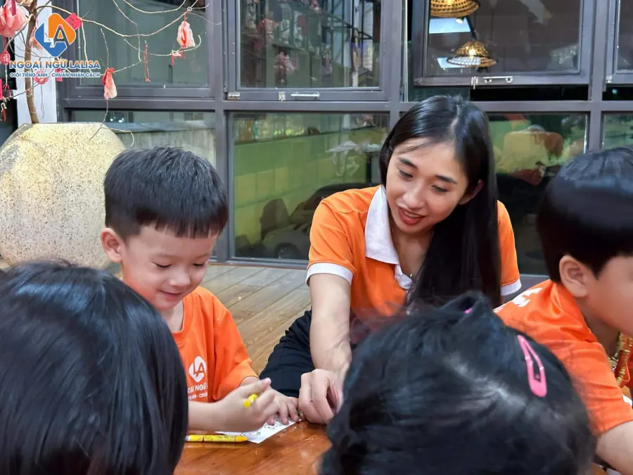 Trung Tâm Ngoại Ngữ Lalisa