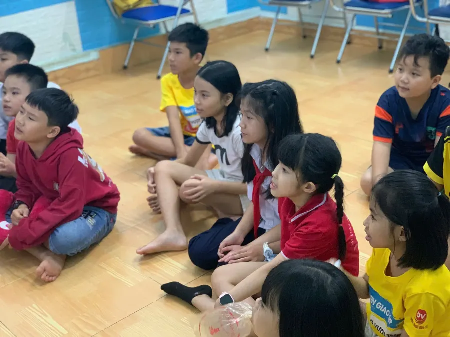 Trung tâm Ngoại Ngữ Dân Việt