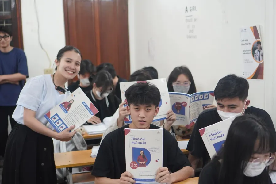 Lớp Anh Cô Yến - Chuyên luyện thi ĐH 10,11,12
