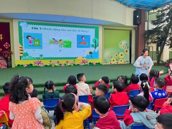 Trường Mầm non Hoa Sữa