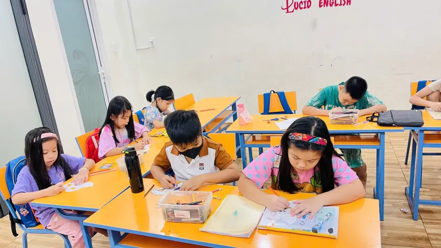 Trung tâm Anh ngữ LUCID English