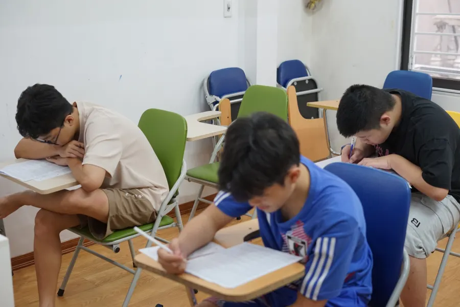Trung tâm UKET tiếng Anh cô Nhung