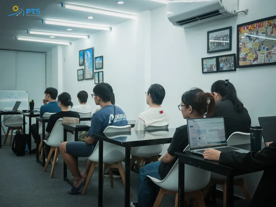 Trung tâm PTS Education