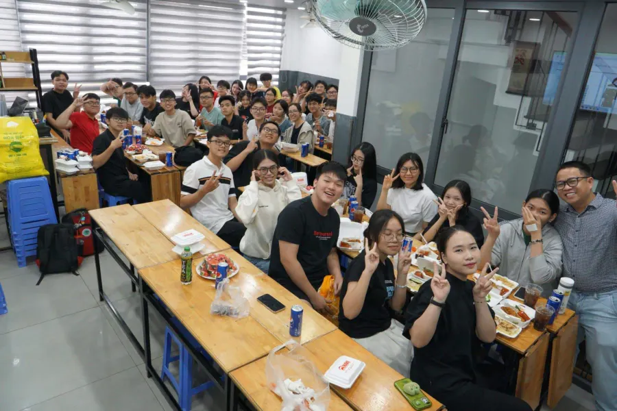 Lớp Ngoại Ngữ Thầy Phú