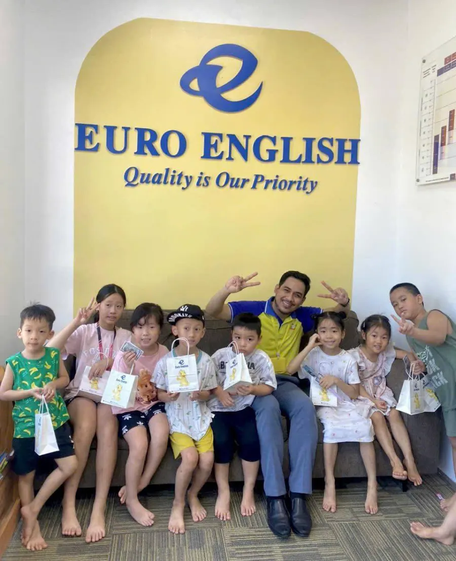 Trung tâm Euro English