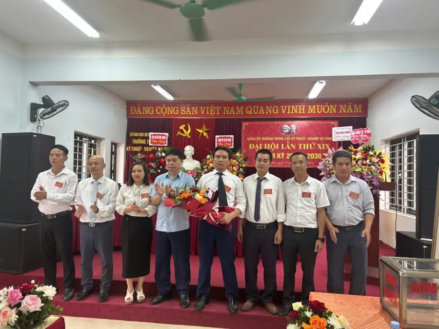 Trường Trung cấp Kỹ thuật và Nghiệp vụ Vinh
