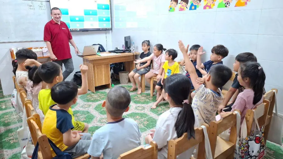 Trung tâm Ngoại ngữ Easy English