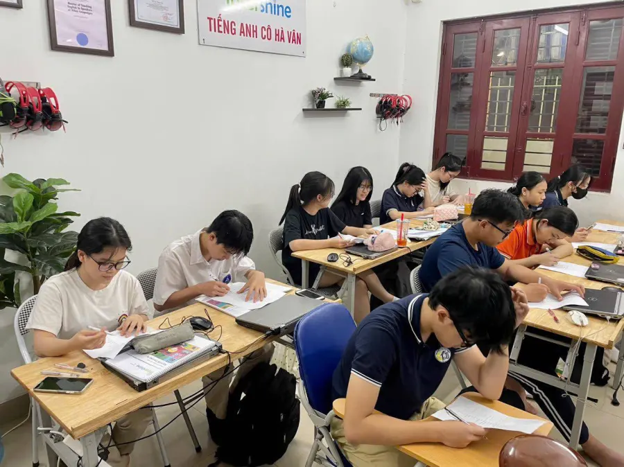 Trung tâm Intershine - Tiếng Anh cho học sinh phổ thông