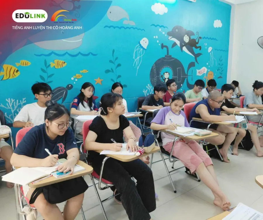 Lớp Tiếng Anh Luyện Thi Cô Hoàng Anh - Cơ sở 8