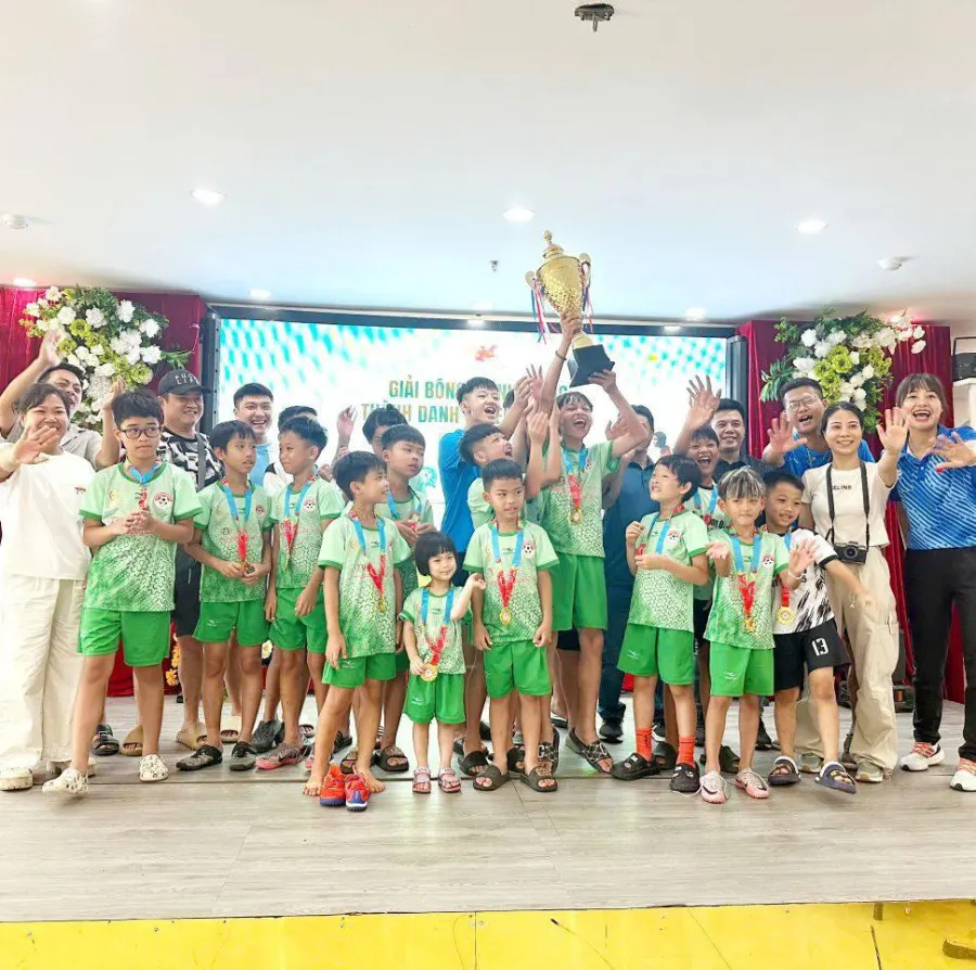 Trung tâm Bóng Đá Sức Khoẻ Phương Đông