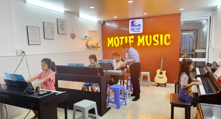 Trung Tâm Âm Nhạc Motif Music - Bình Đông