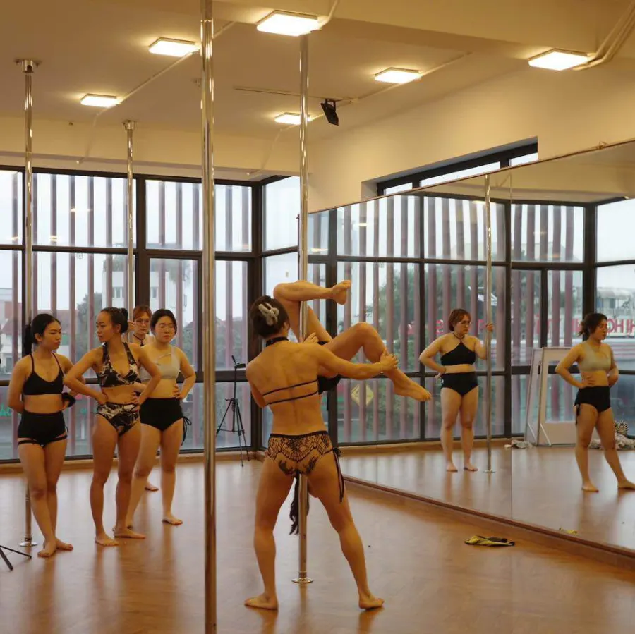 Trung tâm dạy múa Hanoi Pole Mania - Cơ sở 3