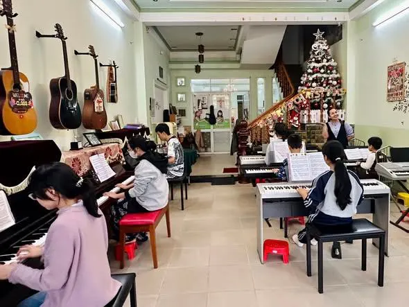 Lớp Nhạc PRAISE MUSIC