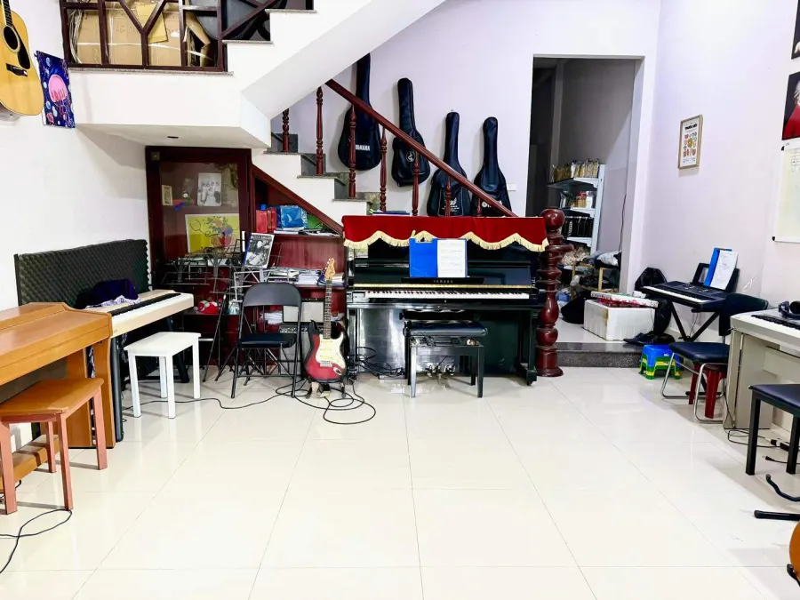 Lớp Nhạc SWING
