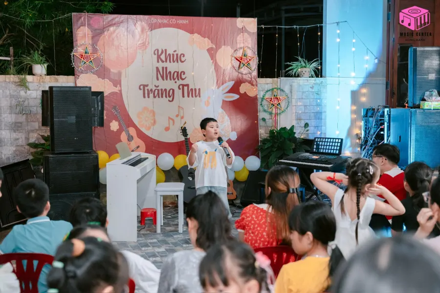 Lớp Nhạc Cô Hạnh