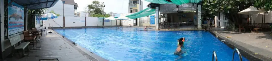 Trung tâm Hồ bơi Lavie