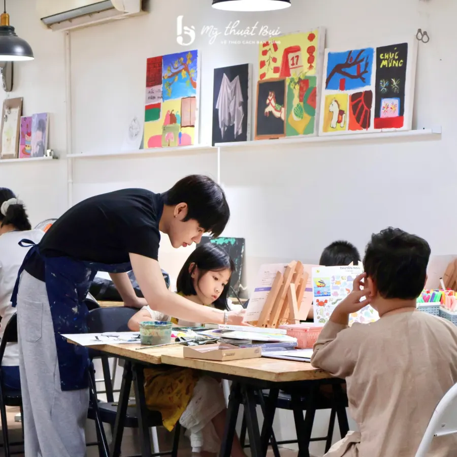 Trung tâm Bụi Nhỏ - Lơp vẽ thiếu nhi của Mỹ Thuật Bụi