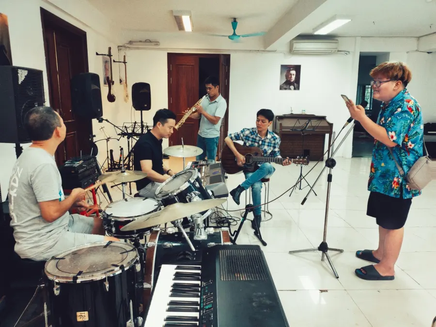 Câu lạc bộ Âm nhạc Nhật Hoàng Music