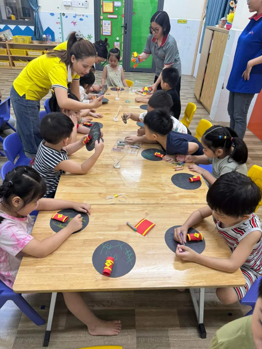 Lớp Color Art - Mỹ Thuật Sắc Màu