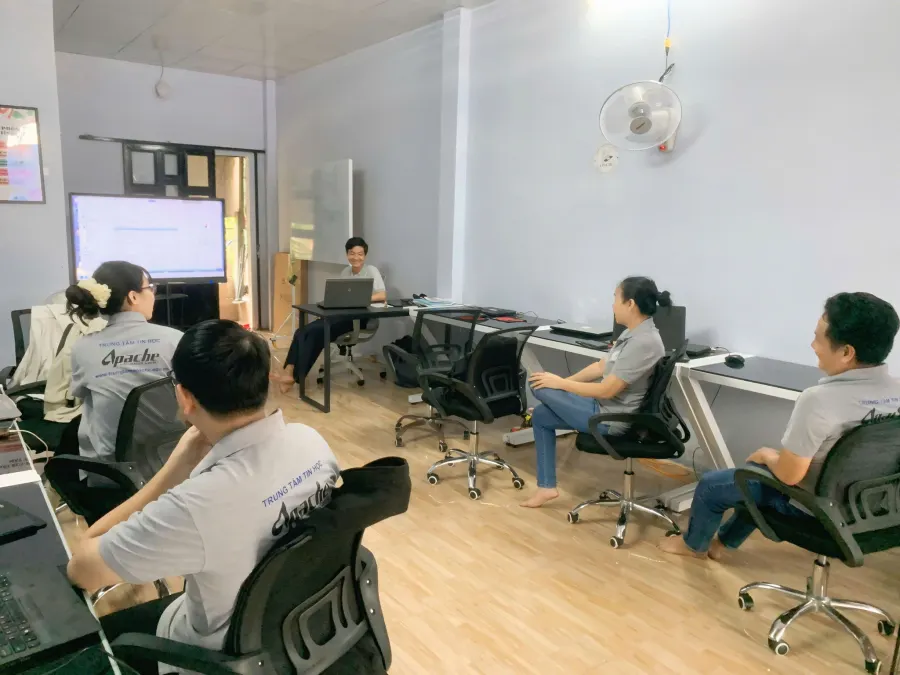 Trung tâm Tin Học Apache