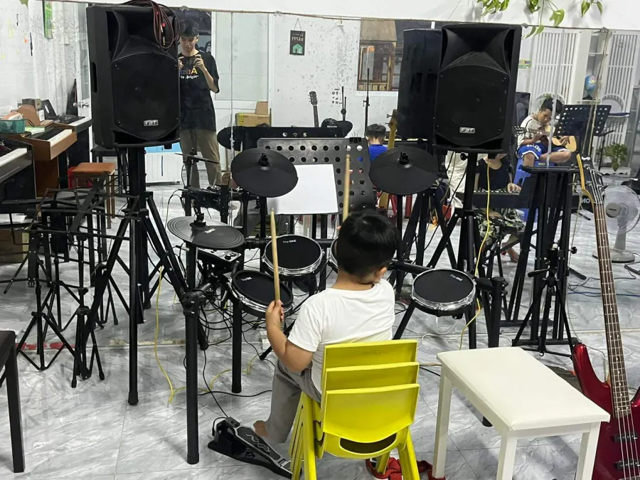 Lớp dạy nhạc Music House