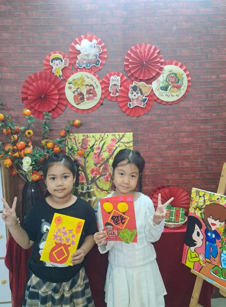 Lớp Vẽ Kính Vạn Hoa