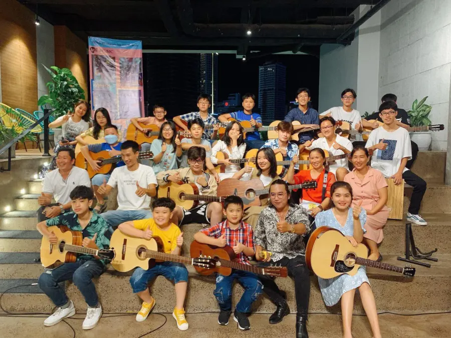 Trung tâm Đàn Mê Music