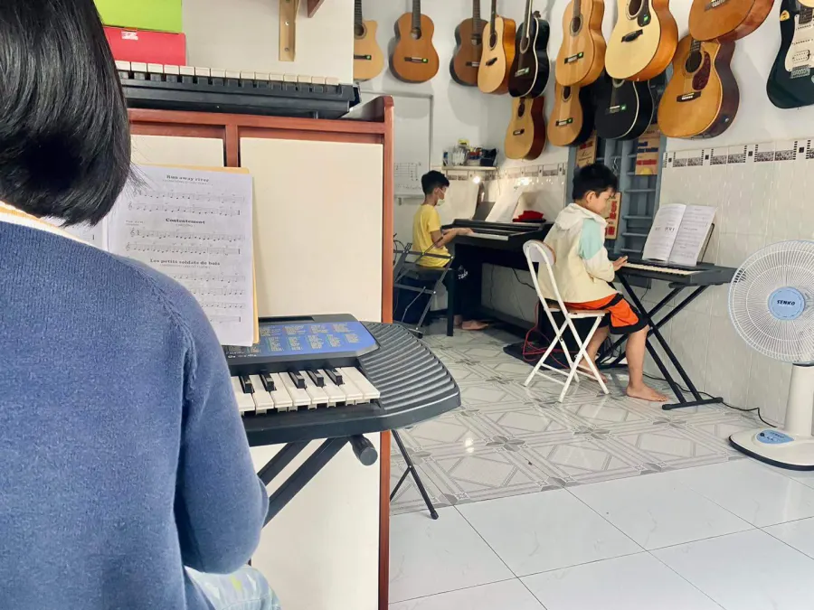 Lớp học nhạc Bình Minh