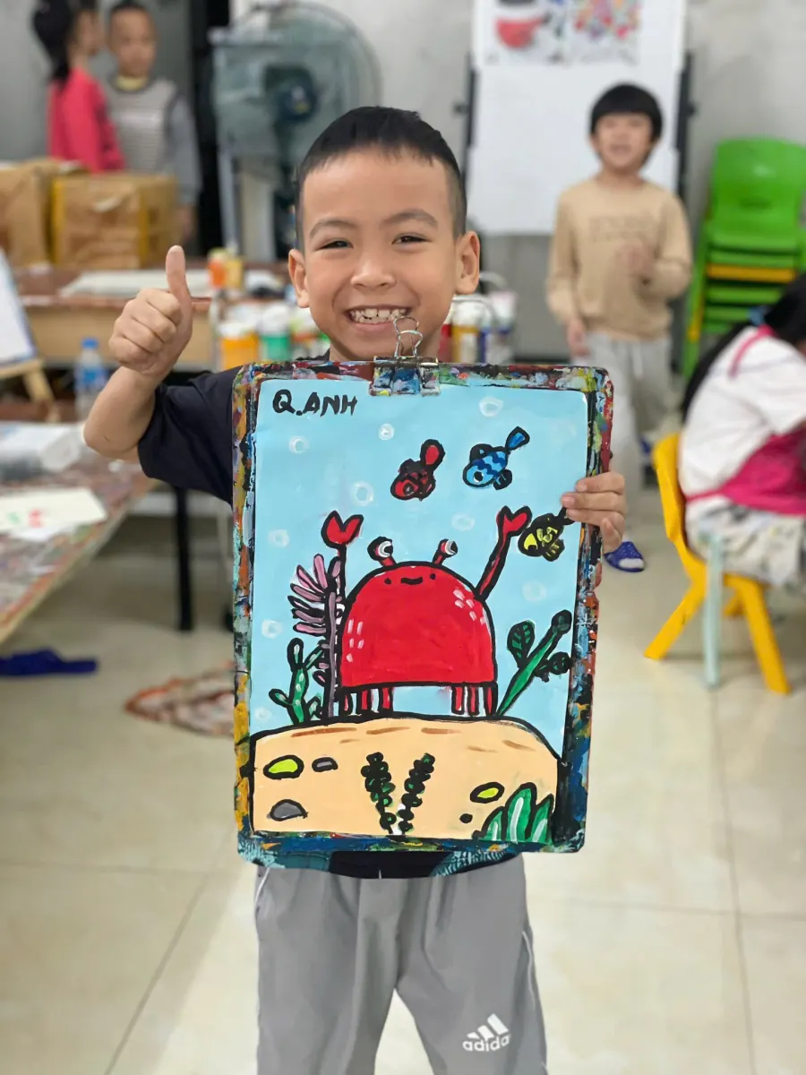 Lớp Vẽ Mặt Trời