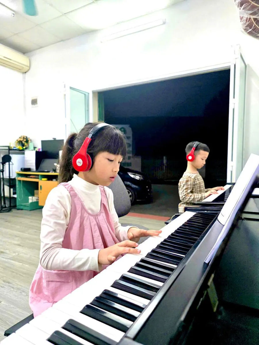 Trung tâm Âm nhạc Musical World