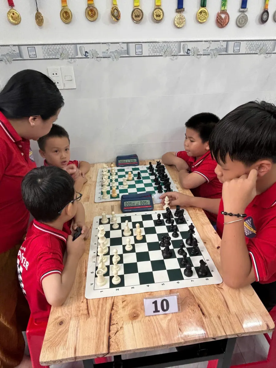 Câu lạc bộ Cờ Vua Chess Master