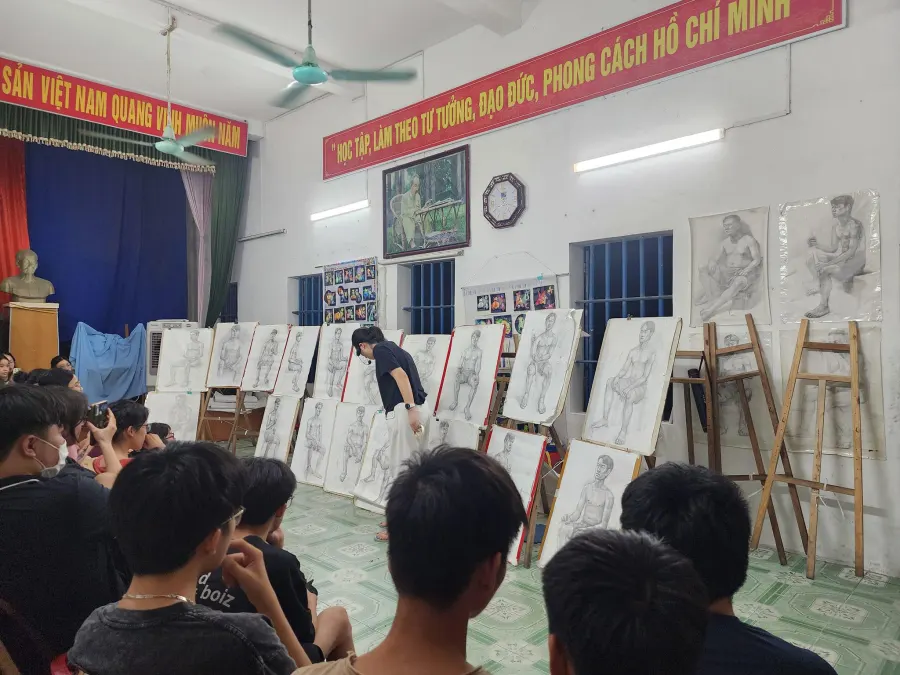 Lớp Vẽ Kim Dung