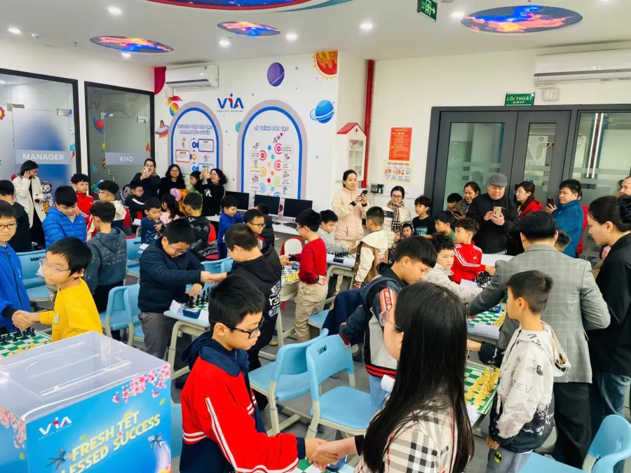 Trung tâm VIA English Academy