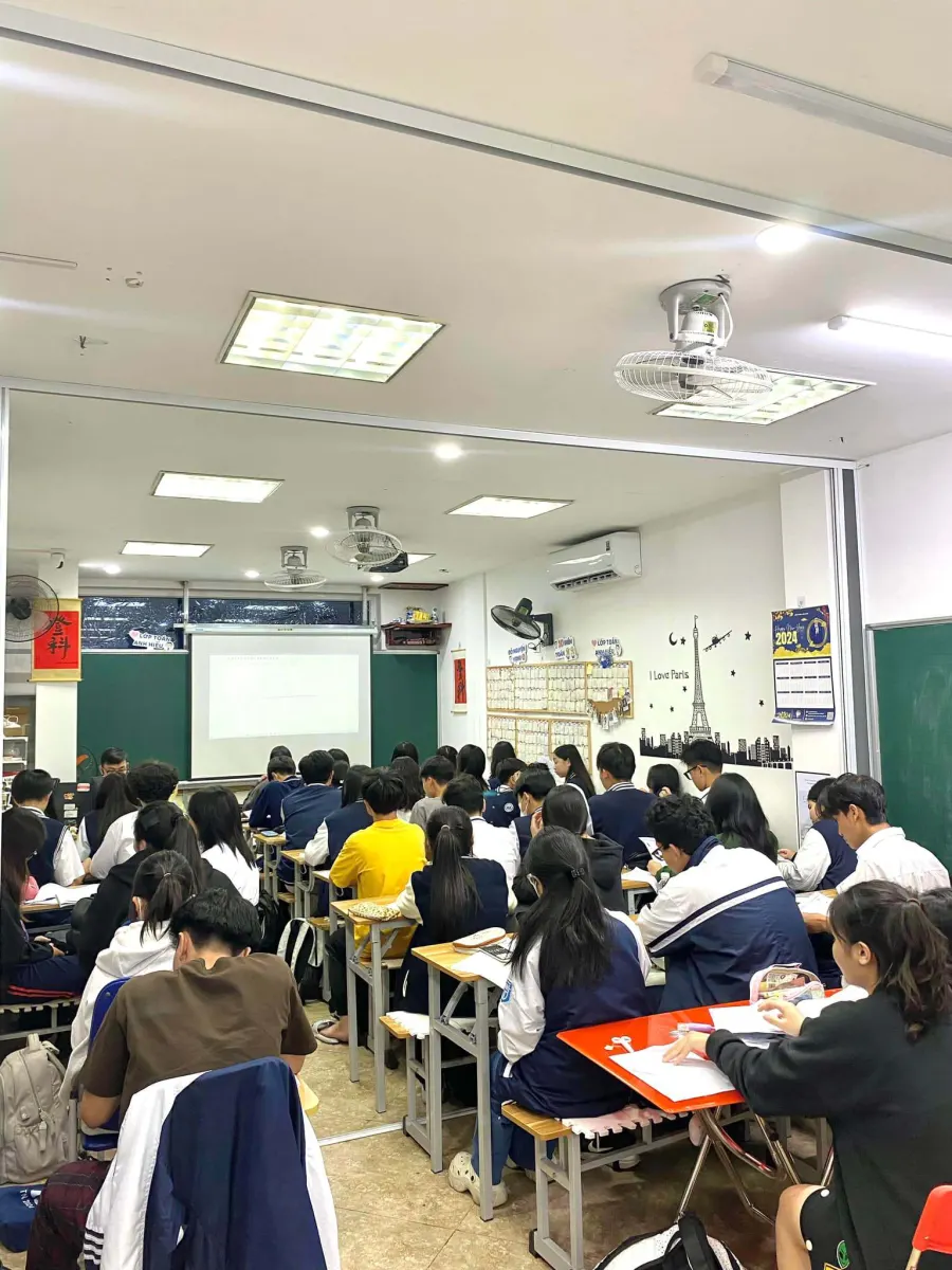 Trung tâm Luyện thi Toán Thầy Hiếu